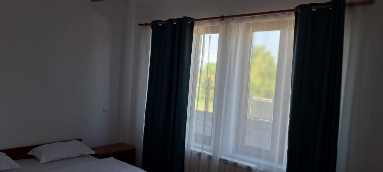 Casa Francesca Apartment Comanesti  Bagian luar foto