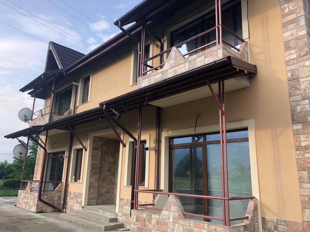 Casa Francesca Apartment Comanesti  Bagian luar foto